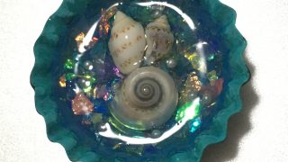 chiiのUVレジン*王冠キャップ